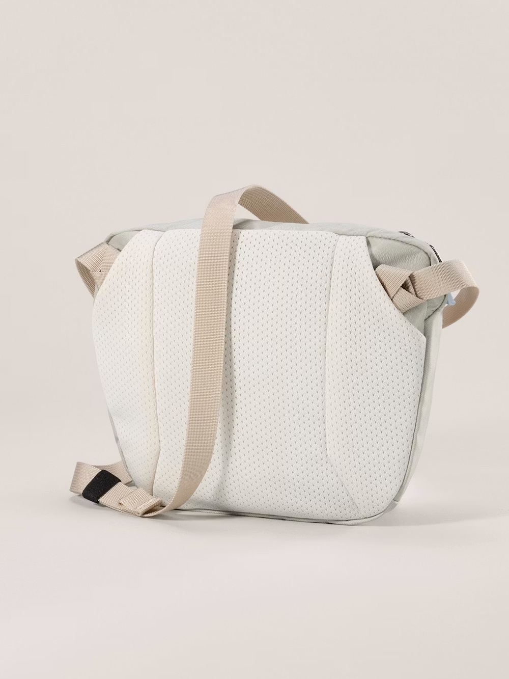 BNWT Arc’Teryx Mantis 2 Waist Pack - Picture 3 of 4